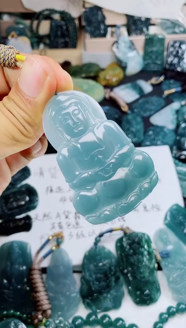 翡翠未镶嵌颈饰