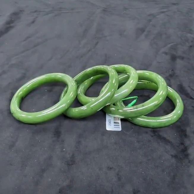 【老郑家】和田玉手镯一支 (多样性发1件) 微黑点