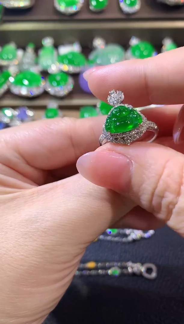 18K金镶嵌戒指翡翠C67