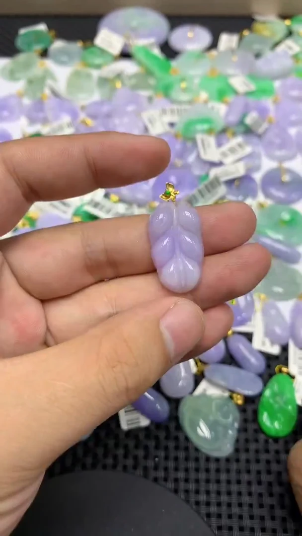 颈饰18K金镶嵌翡翠天然缅甸翡翠A货