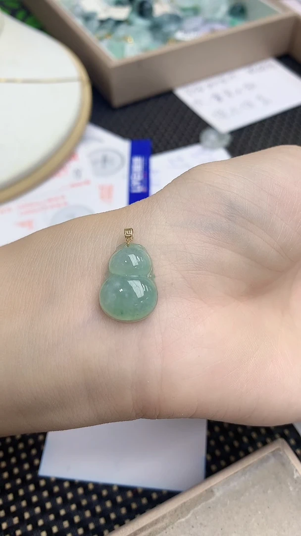 翡翠18K金镶嵌颈饰天然缅甸A货翡翠