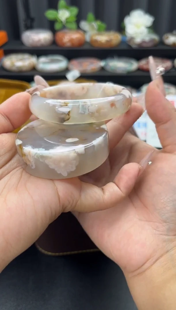 未镶嵌手镯石英质玉（56-57圈口）赠送镯心