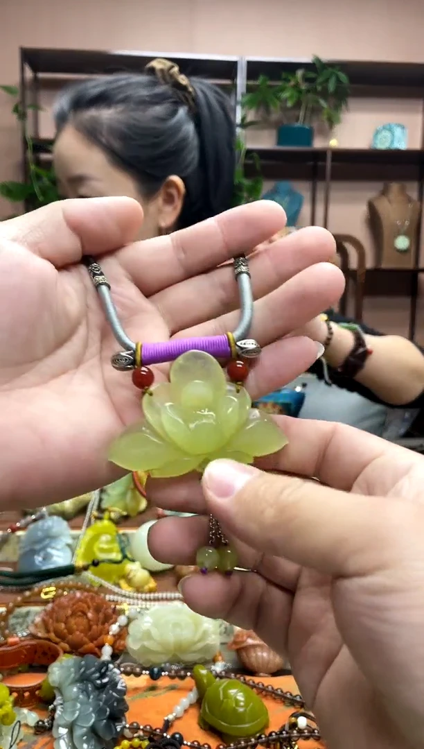 未镶嵌岫玉吊坠·