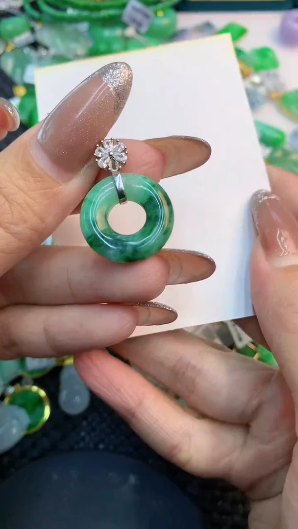 颈饰未镶嵌翡翠1