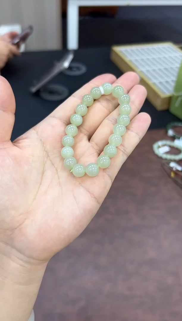 颈饰未镶嵌和田玉手串10mm