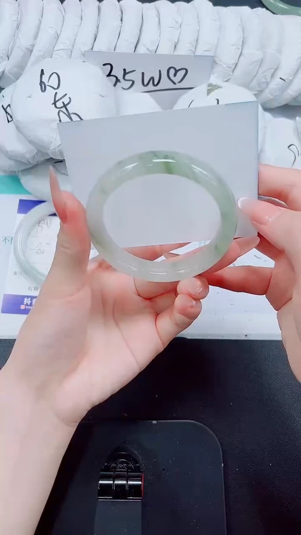 石英质玉手镯未镶嵌195/54