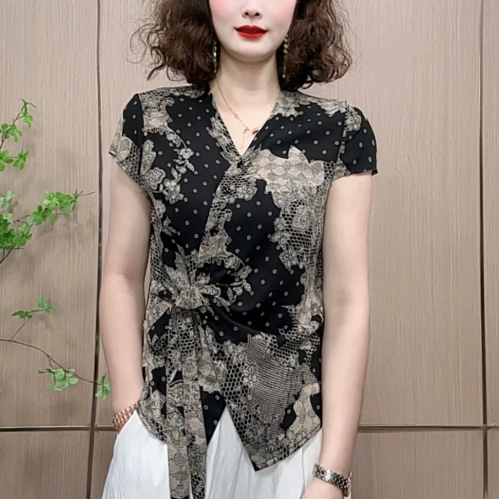 2025夏季新款休闲洋气短袖气质百搭V领显瘦T恤女士开衫扣上衣小衫