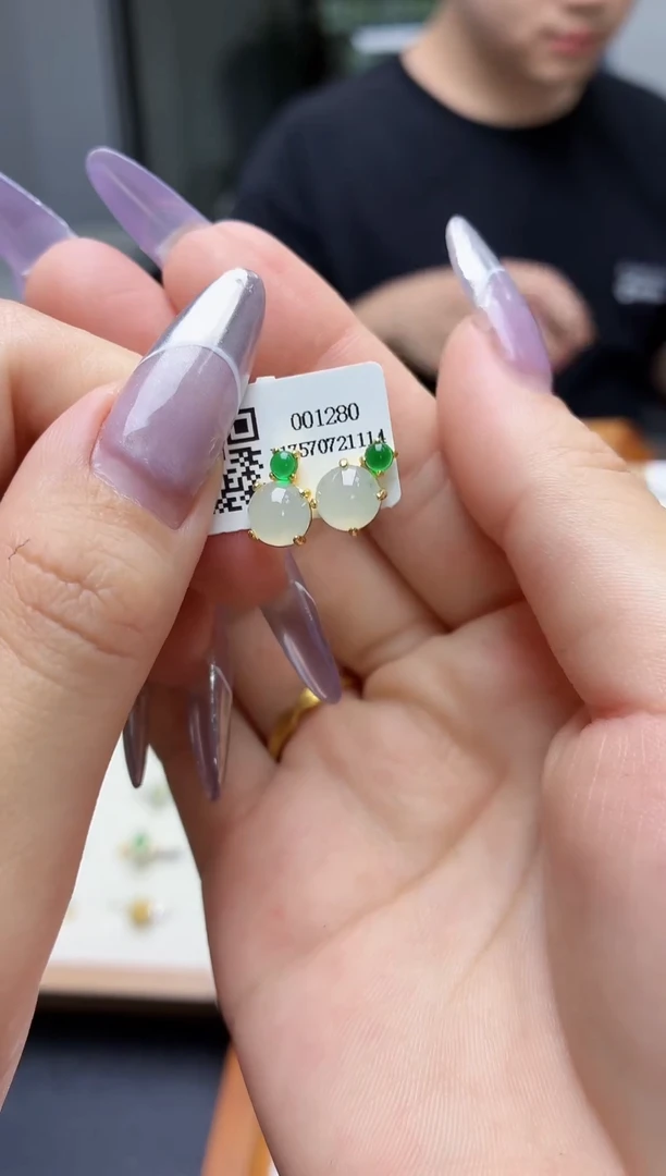 颈饰银S925镶嵌翡翠1111111111