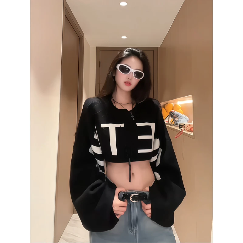 大码胖MM韩版字母短款设计感蝙蝠长袖披肩罩衫秋季新款宽松针织衫