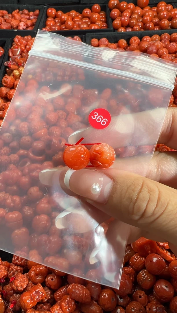 颈饰未镶嵌南红玛瑙1