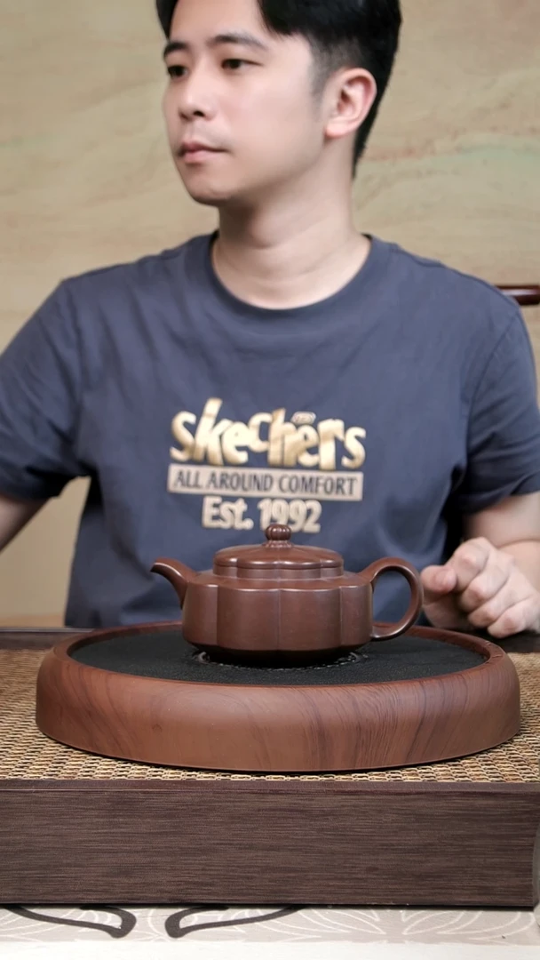 茶壶紫砂高工作品    海棠壶    330cc