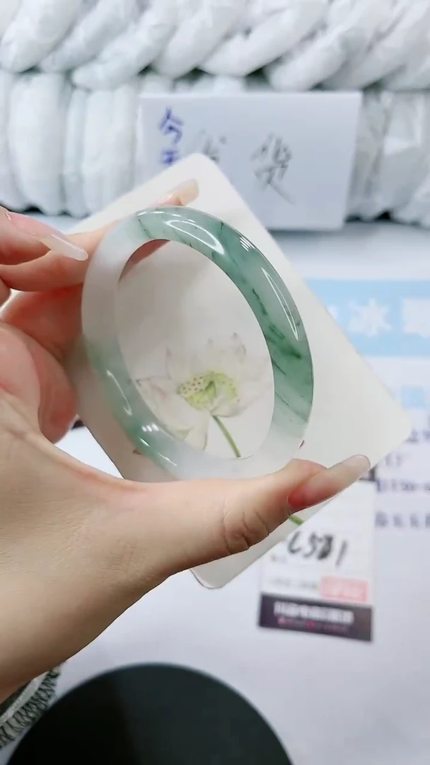 【闪购商品】石英质玉手镯未镶嵌多样性发货C581