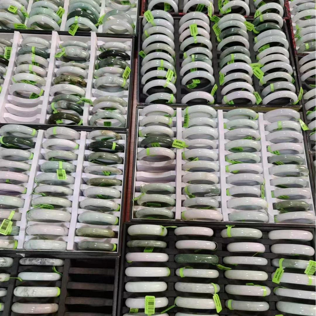 天然A货翡翠缅料翡翠手镯多样性发货团购发一件