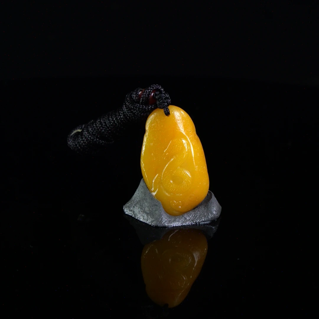 Lot.1.寿山石溪田黄灵蛇挂件11.8克3.5x2x0.8cm