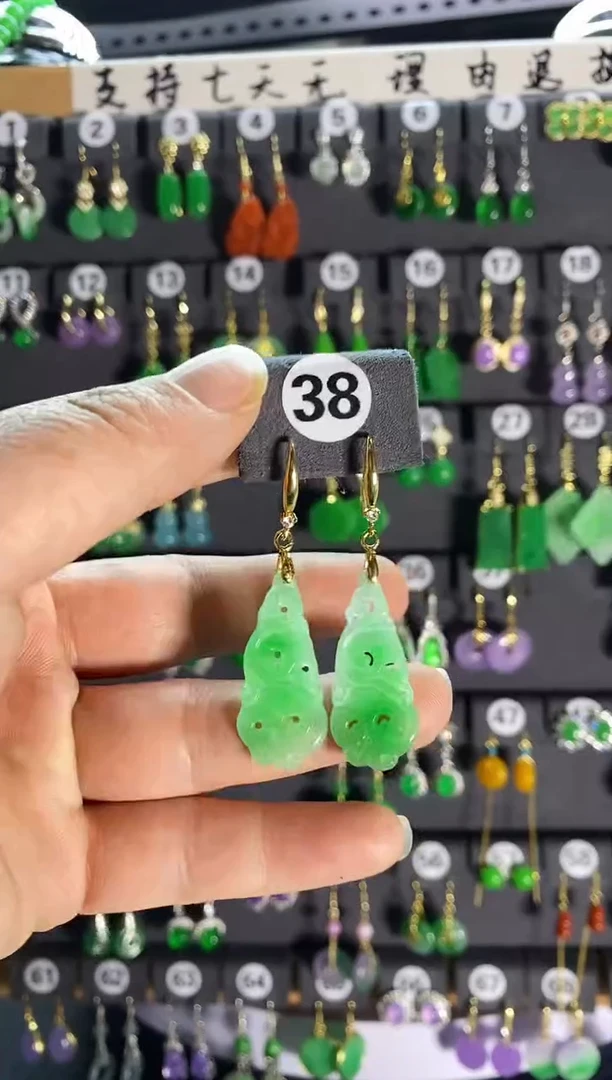 【闪购商品】翡翠耳饰银S925镶嵌38....