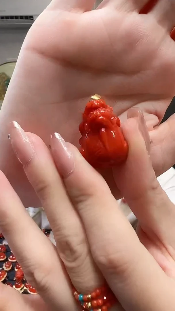 吊坠(不含链)18K金镶嵌南红玛瑙/貔貅/锦红色