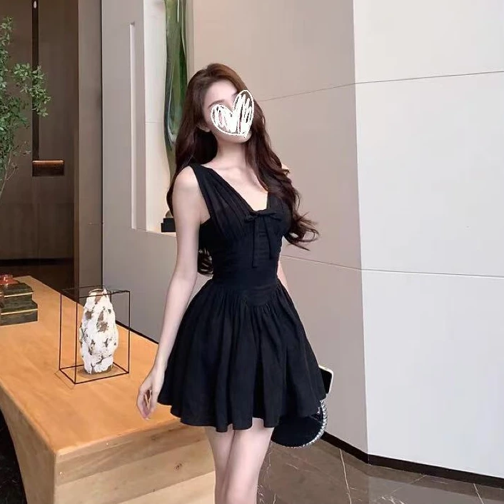 连衣裙女2025新款今年流行爆款裙子夏季小黑裙性感小个子
