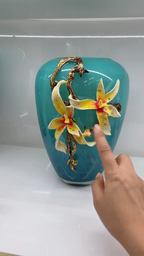 琉璃珐琅彩花瓶（绿）