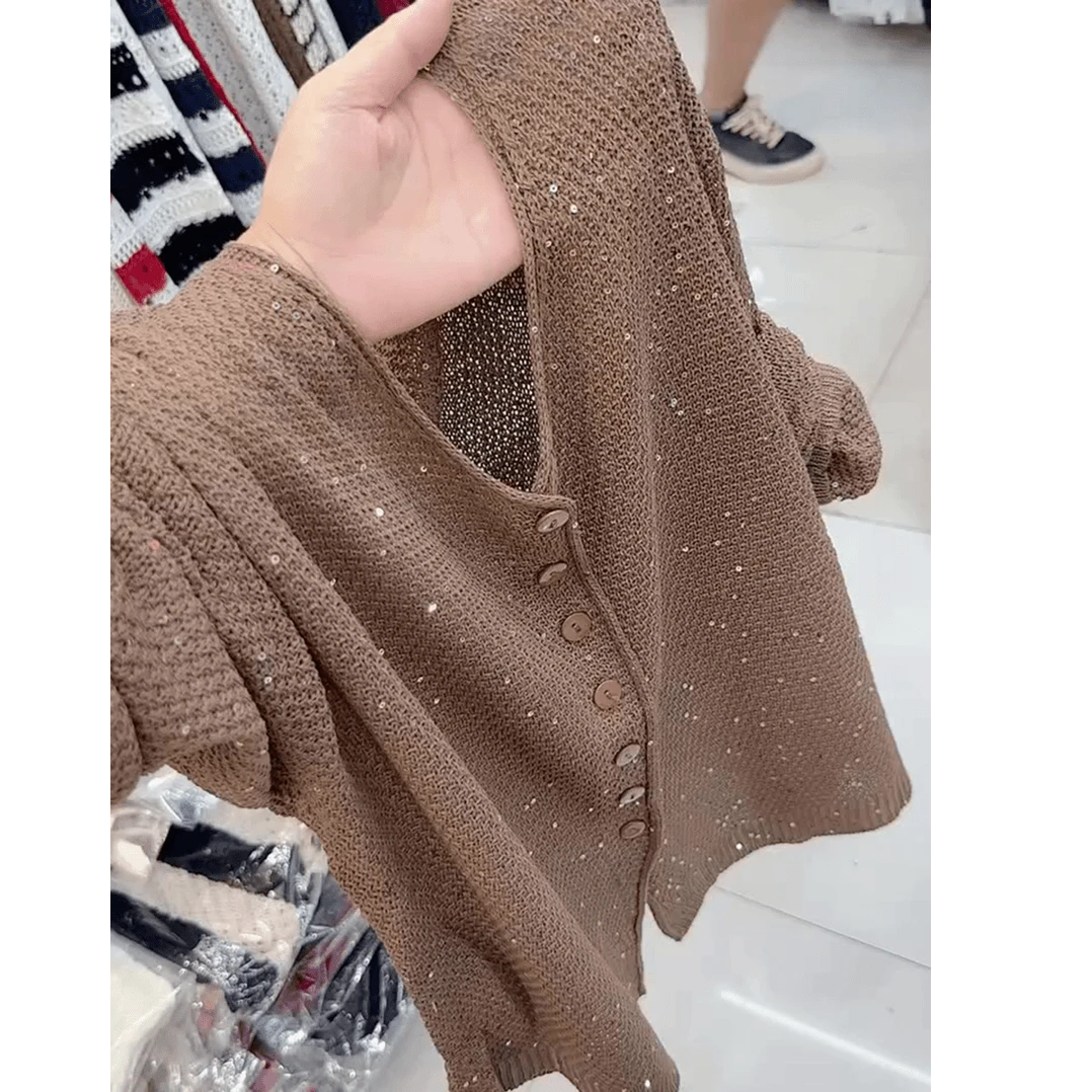 美式简约气质百搭舒适休闲咖色上衣女2025早秋V领纽扣长袖针织衫