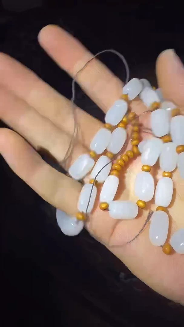 和田玉未镶嵌挂件荔枝白项链