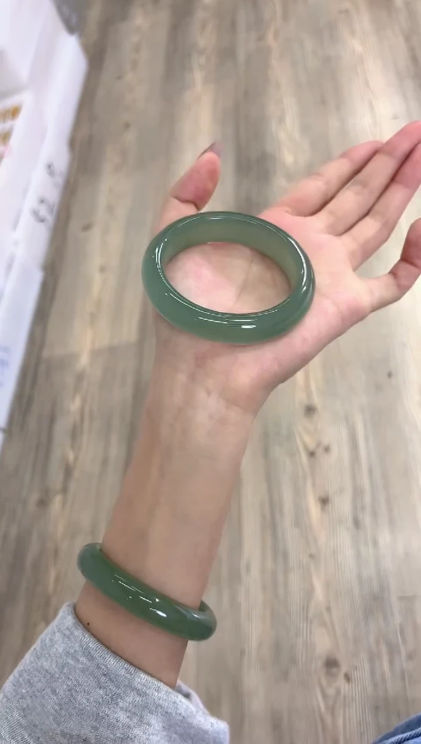 未镶嵌手镯石英质玉22-56D