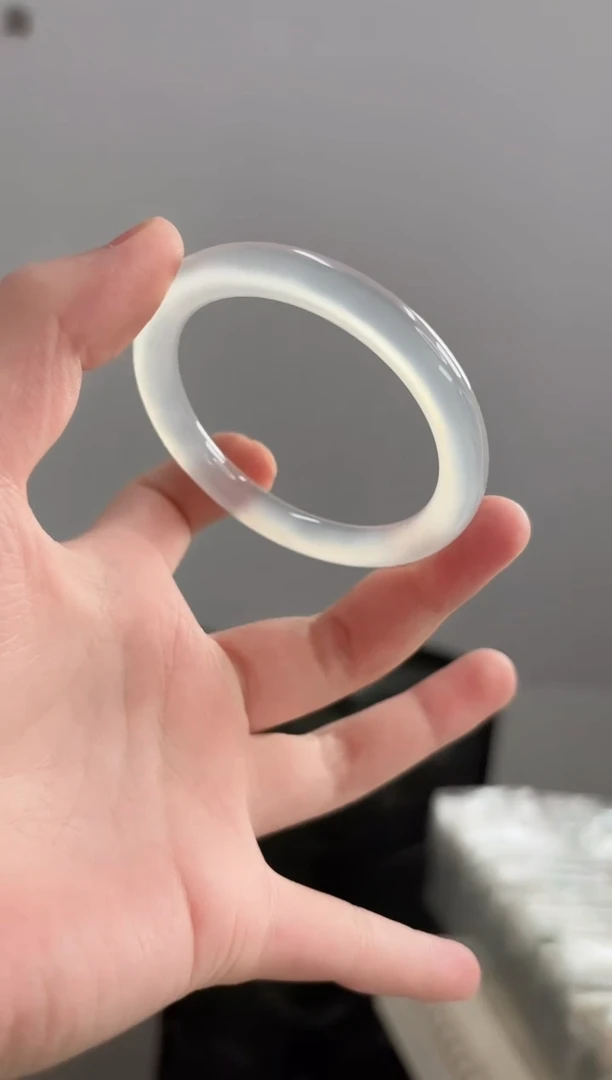 玛瑙/玉髓手镯未镶嵌58圈