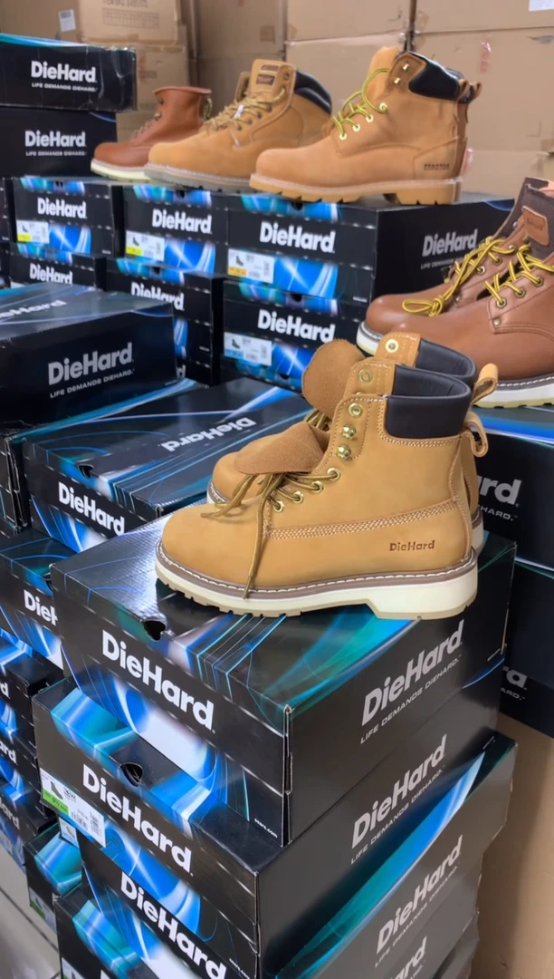 牛皮43码，84101 ，运动鞋码，工装靴，默认瑕疵