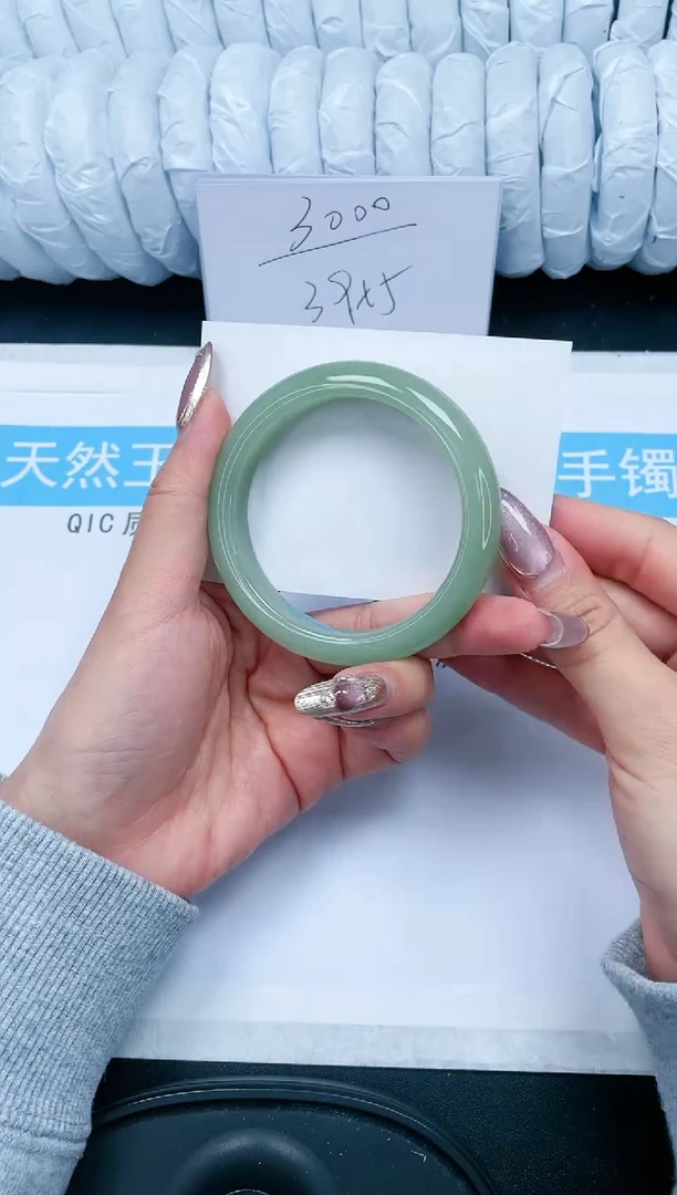 【闪购商品】石英质玉手镯未镶嵌70-61.5