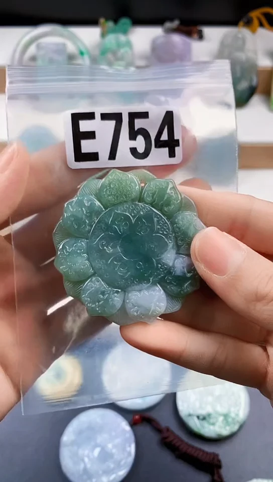 颈饰未镶嵌翡翠天然翡翠吊坠挂件