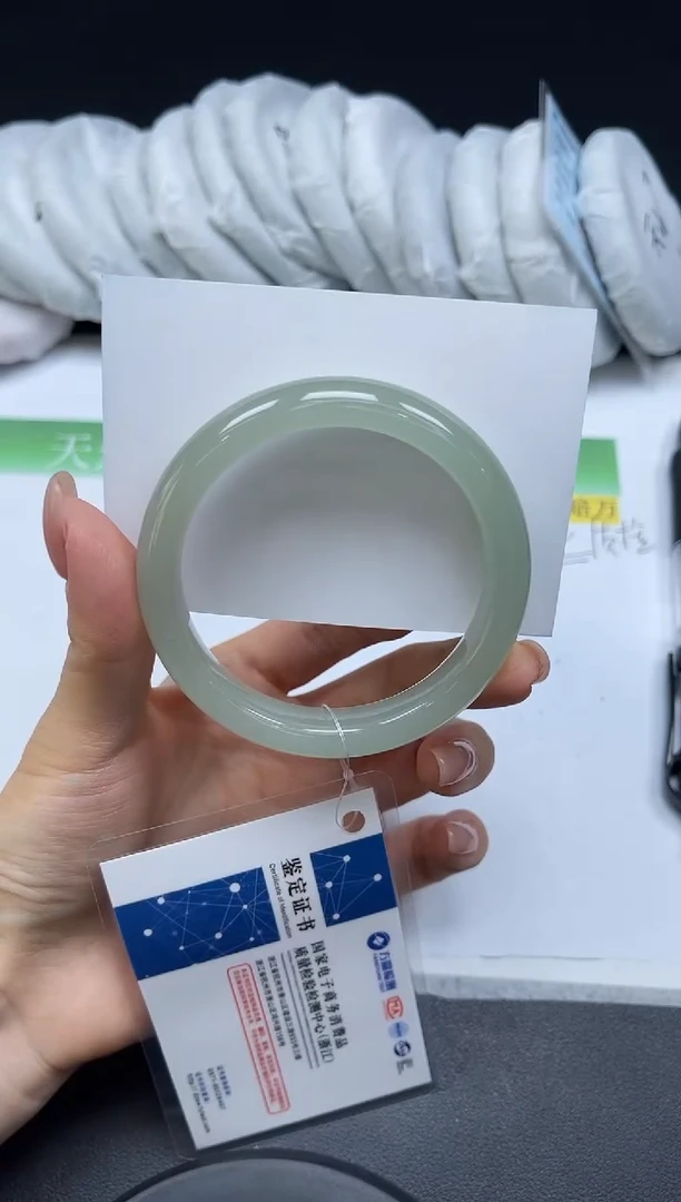 未镶嵌手镯石英质玉051-5354