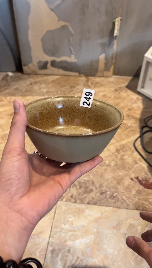 【闪购商品】瓷片249，2只陶泥黄马蹄碗