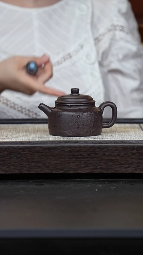 茶壶紫砂黑墩头刻绘德钟