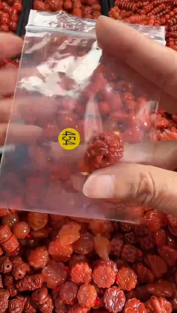 【闪购商品】南红玛瑙未镶嵌颈饰1