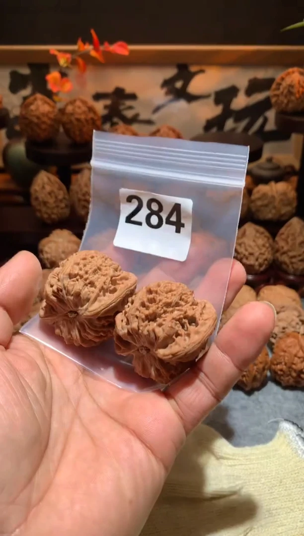 把件桃核遥****e284号南疆石45 尺左右默认有黄打底不支持退换