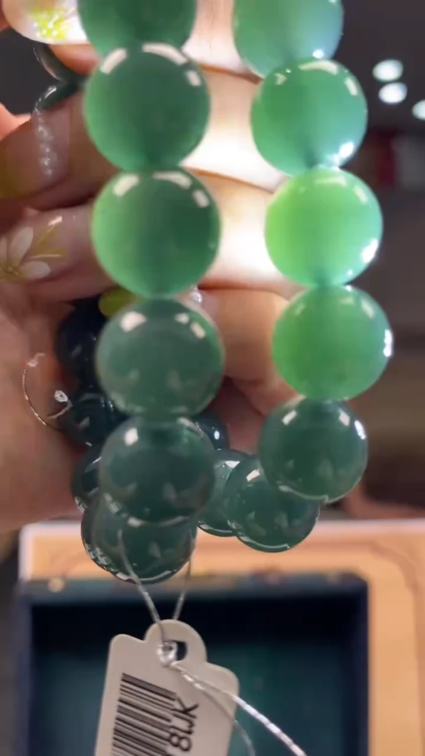 翡翠未镶嵌颈饰********1