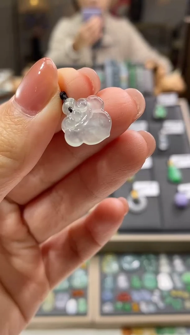 颈饰未镶嵌翡翠如意