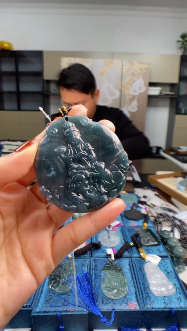 颈饰未镶嵌翡翠多样性发其一