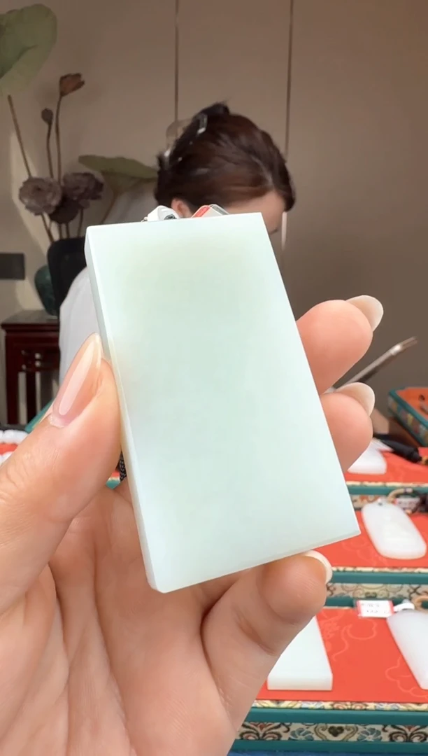 和田玉未镶嵌颈饰1