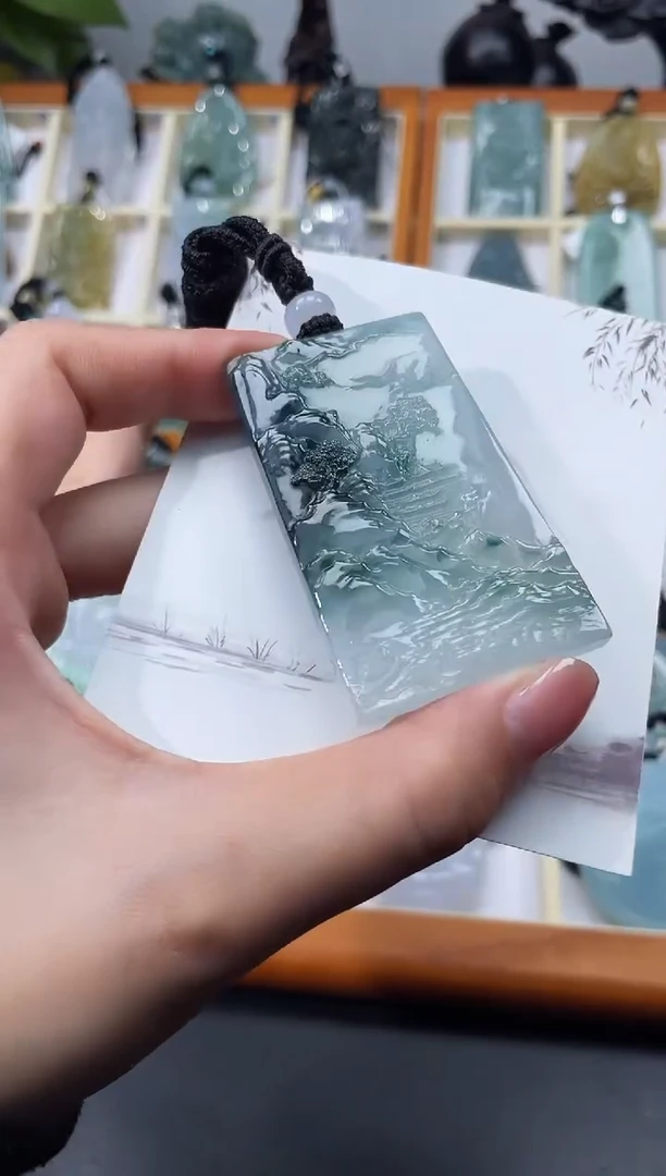 颈饰未镶嵌翡翠山水