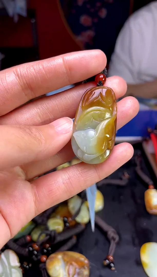 和田玉未镶嵌颈饰1