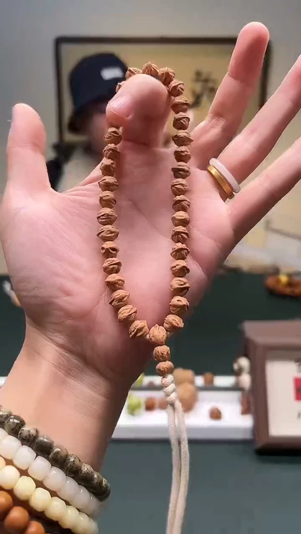 手串柏香籽/百香籽8.5mm左右精挑横打孔红芽口柏香籽手持