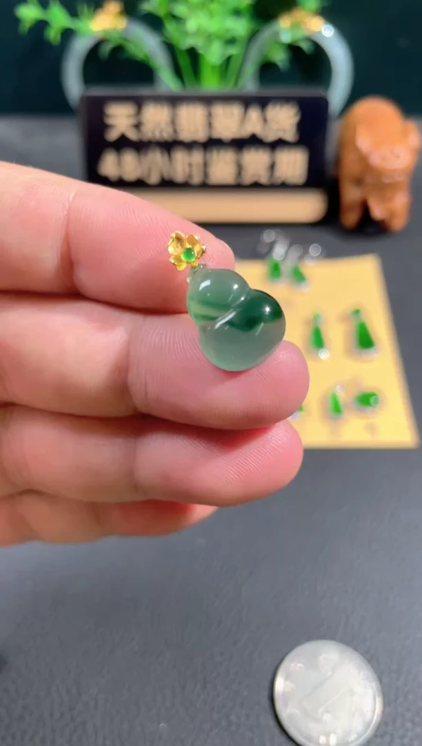 颈饰18K金镶嵌翡翠翡翠