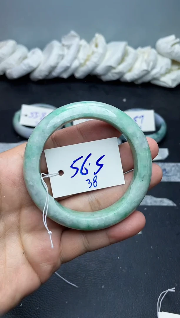 未镶嵌手镯翡翠38