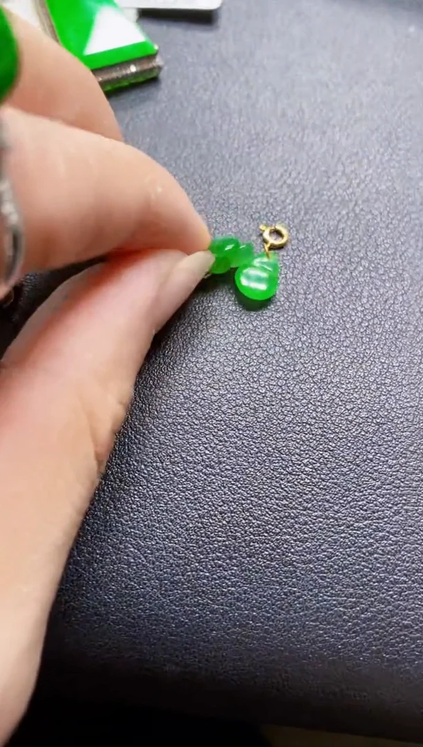 翡翠18K金镶嵌颈饰多样性发货发1