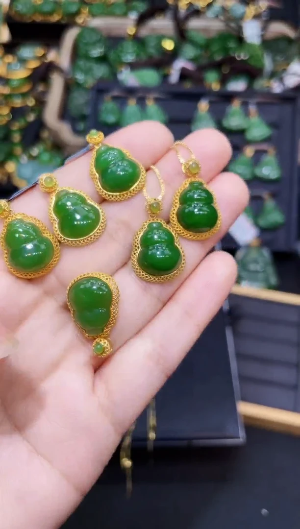 和田玉18K金镶嵌吊坠(赠链)25MM 多样性发一