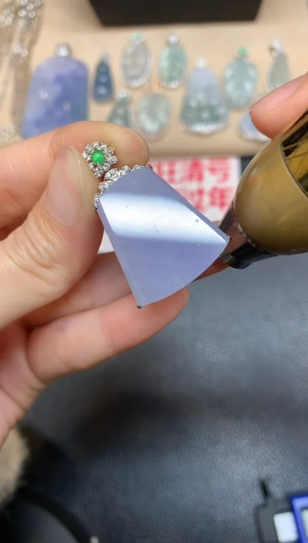 【闪购商品】翡翠吊坠(不含链)18K金镶嵌无事牌【无服务费