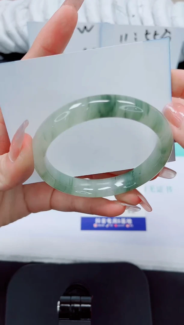 石英质玉手镯未镶嵌248/58.3