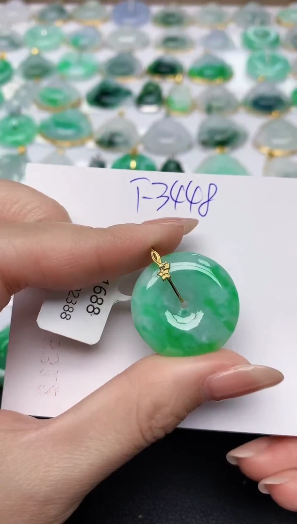 颈饰18K金镶嵌翡翠天然缅甸A货翡翠百元以上9元证书费自理