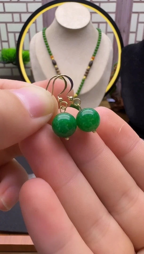 14K金镶嵌翡翠耳饰E02