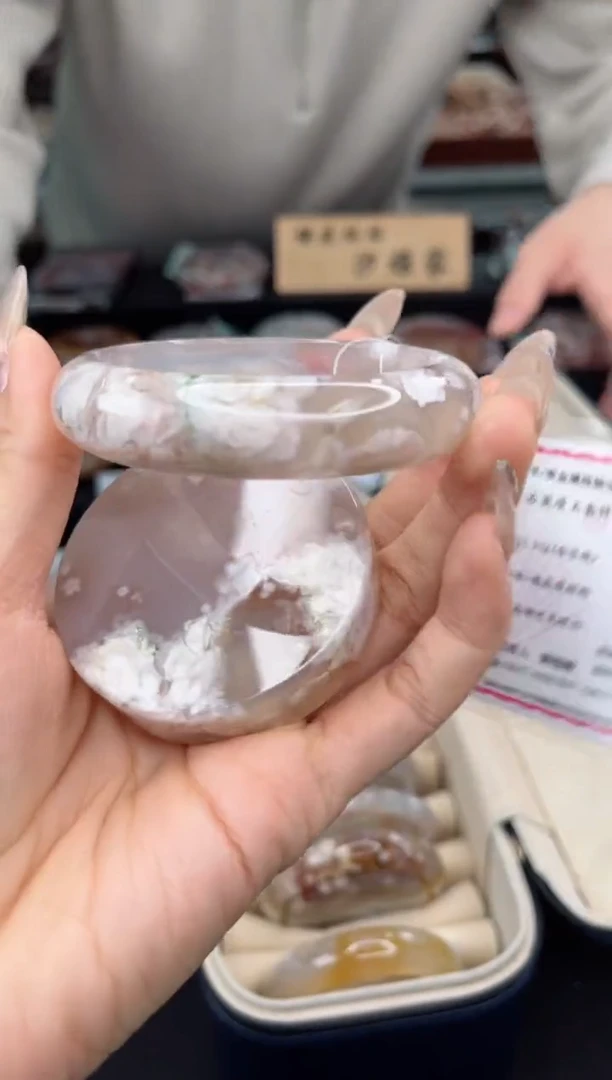 【闪购商品】石英质玉手镯未镶嵌59圈口（不退不换）1571304